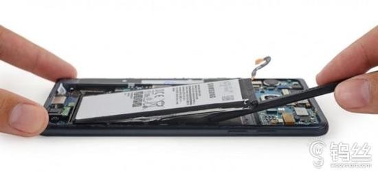 三星深陷爆炸門的背后 你手機里的電池安全嗎？_pic1