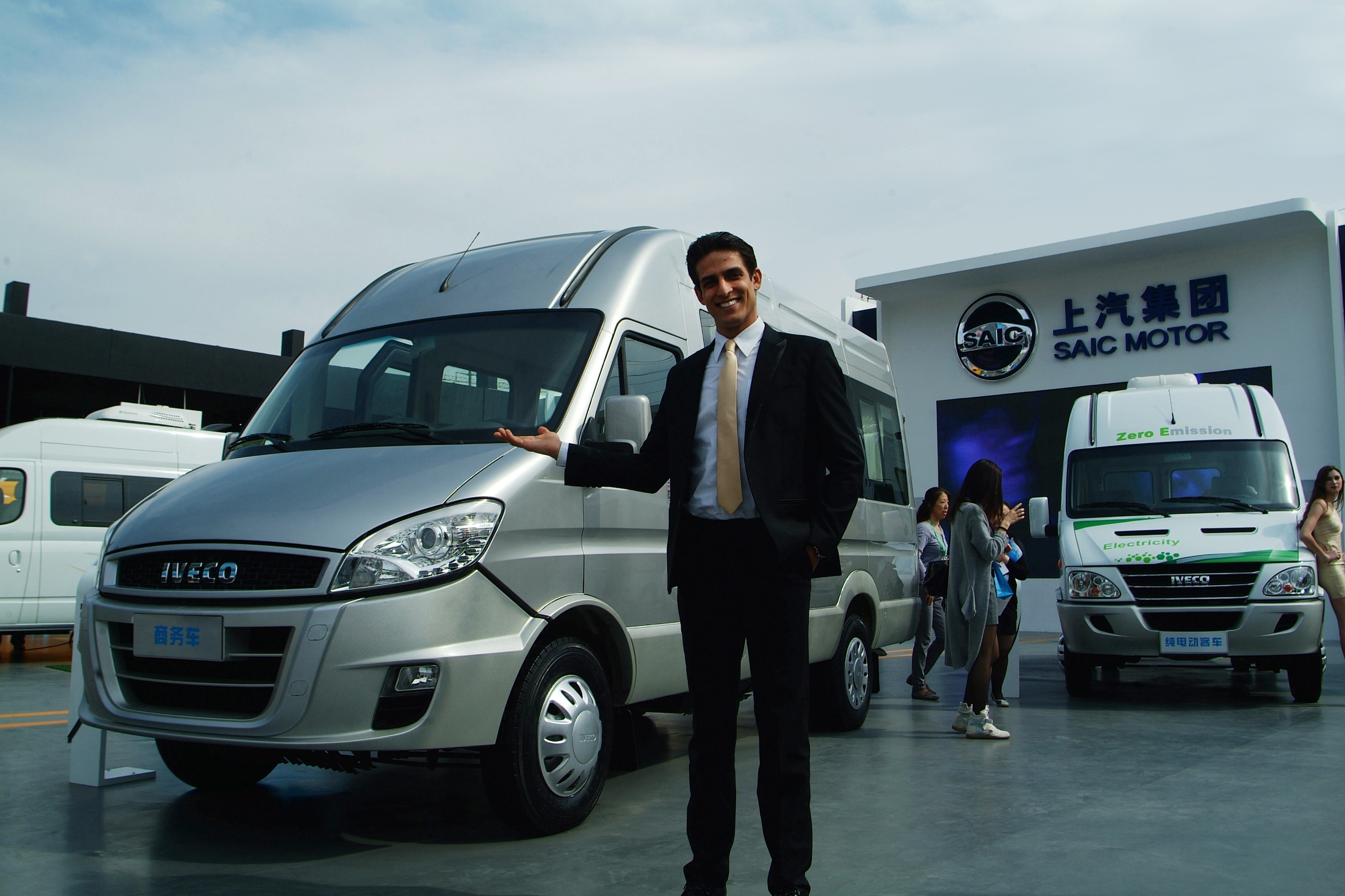 專業(yè)生產PVC護套、銅排、鋁排、新能源電池銅/鋁軟連接-人禾電子