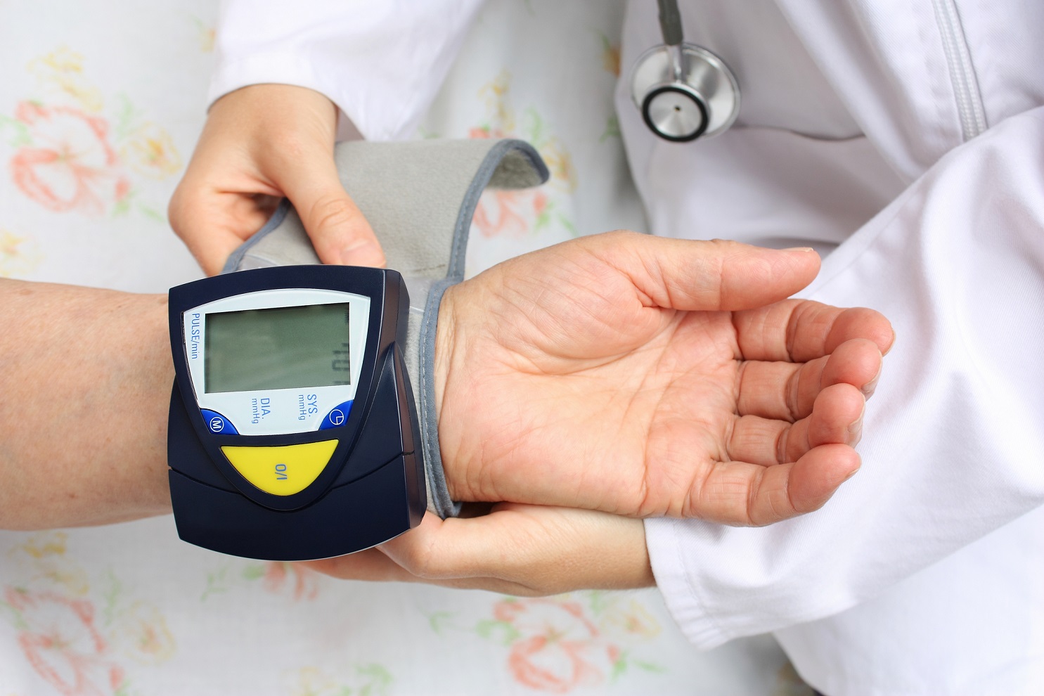 專業(yè)生產PVC護套、銅排、鋁排、新能源電池銅/鋁軟連接-人禾電子