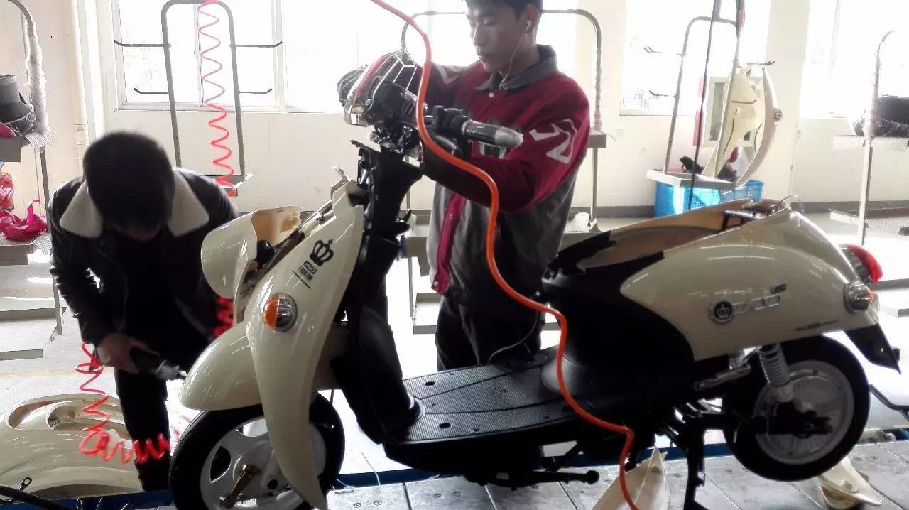 專業(yè)生產(chǎn)PVC護(hù)套、銅排、鋁排、新能源電池銅/鋁軟連接-人禾電子