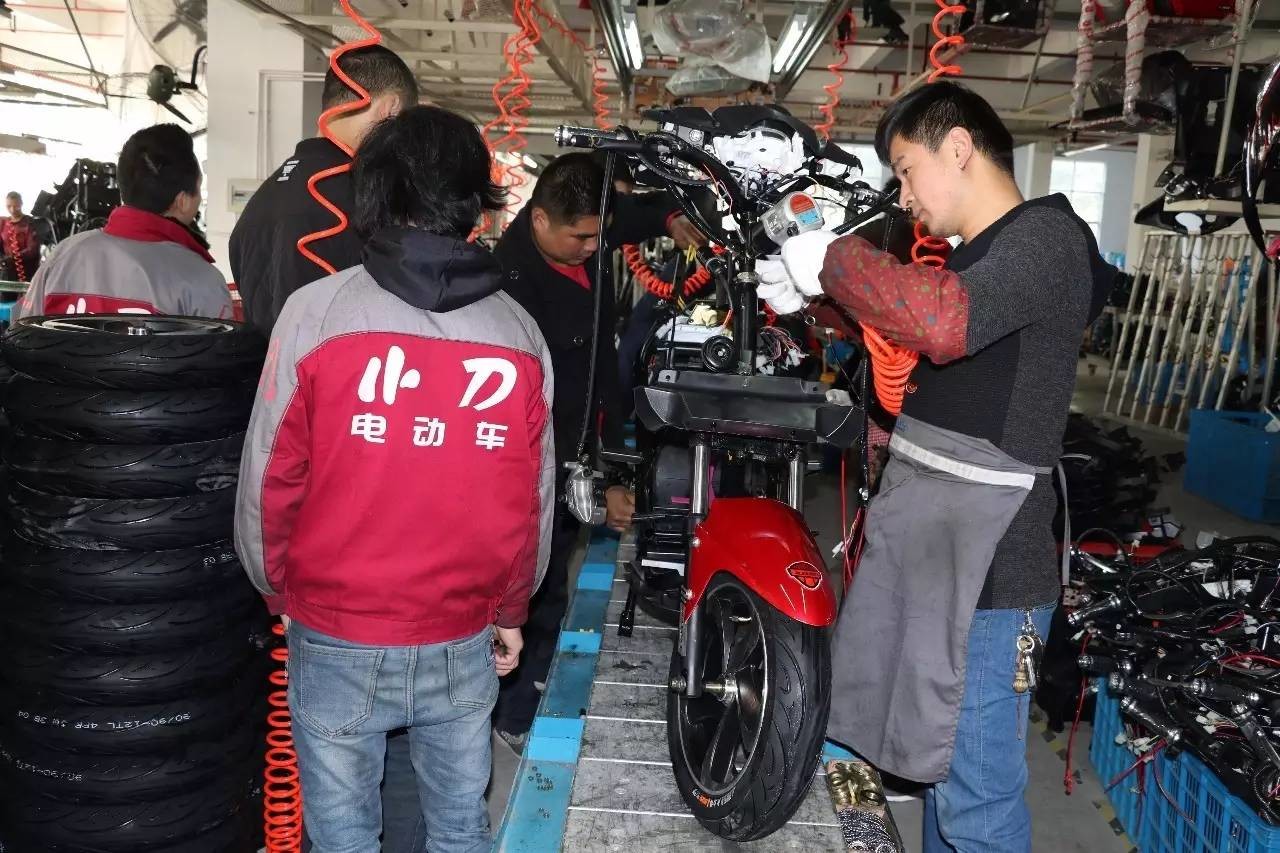 專業(yè)生產(chǎn)PVC護(hù)套、銅排、鋁排、新能源電池銅/鋁軟連接-人禾電子