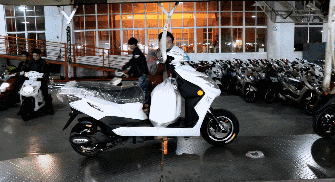 專業(yè)生產(chǎn)PVC護(hù)套、銅排、鋁排、新能源電池銅/鋁軟連接-人禾電子